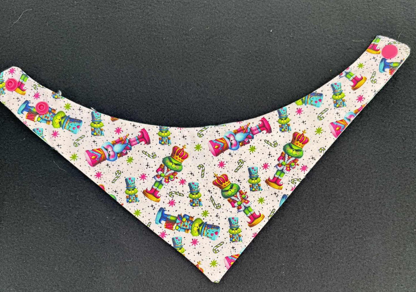 Nut Cracker grinch with Snaps