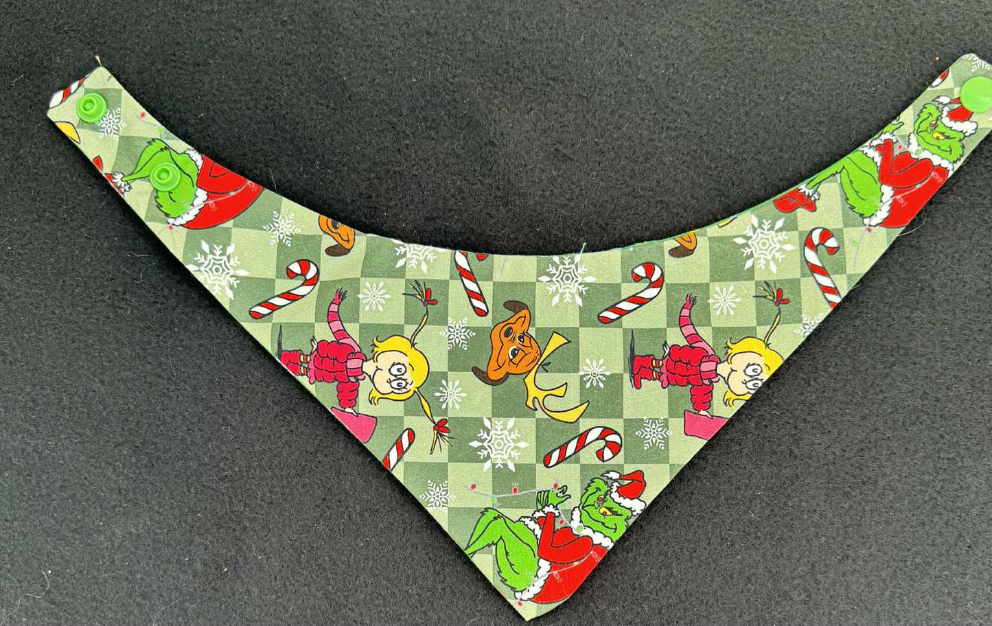 Checkered grinch with Snaps