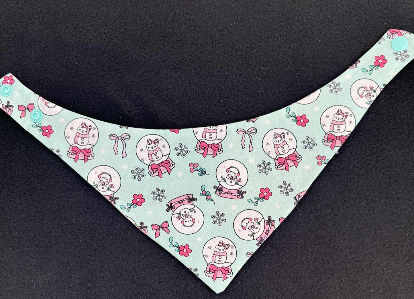 Blue Snowman snowglobe with Snaps